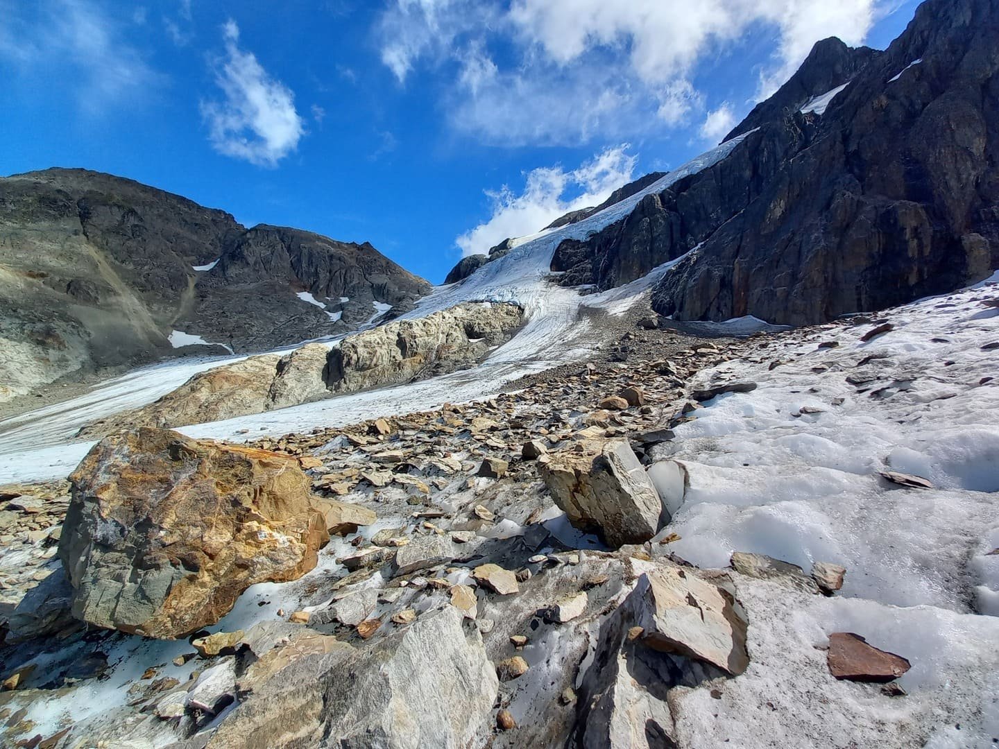 Glaciar vicinguerra photo arpontrekking